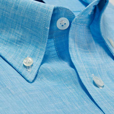 Contemporary Fit, Button Down Collar, 2 Button Cuff Shirt in a Plain Turquoise Blue Linen