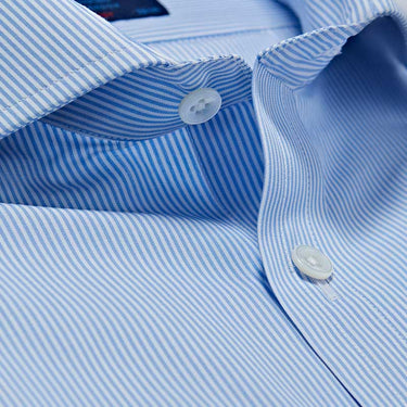 Contemporary Fit, Cut-away Collar, Double Cuff Shirt in a Blue & White Fine Bengal Poplin Cotton